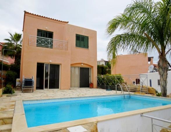 KATO PAPHOS 3 B/R townhouse full 191,000 Situated in a residential part of Kato Pafos, a small development of town houses with a communal pool and garden area. It is close to all amenities.