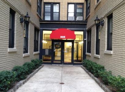 Off of Haven Ave, easy access to all shopping venues 235 Fort Washington Avenue Elevator