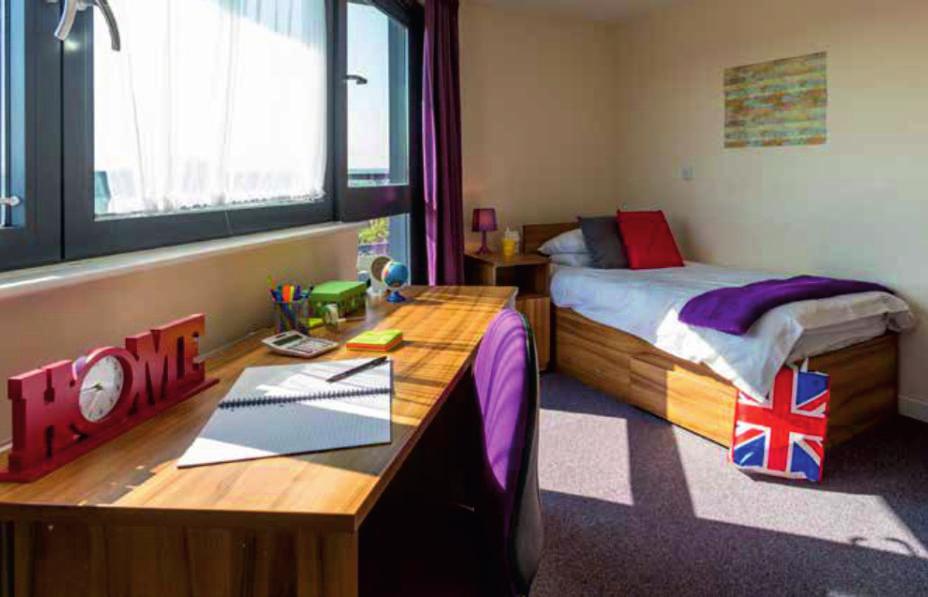 mainline railway station Home to the world renowned University of Oxford and Oxford Brookes University 50 en-suite study