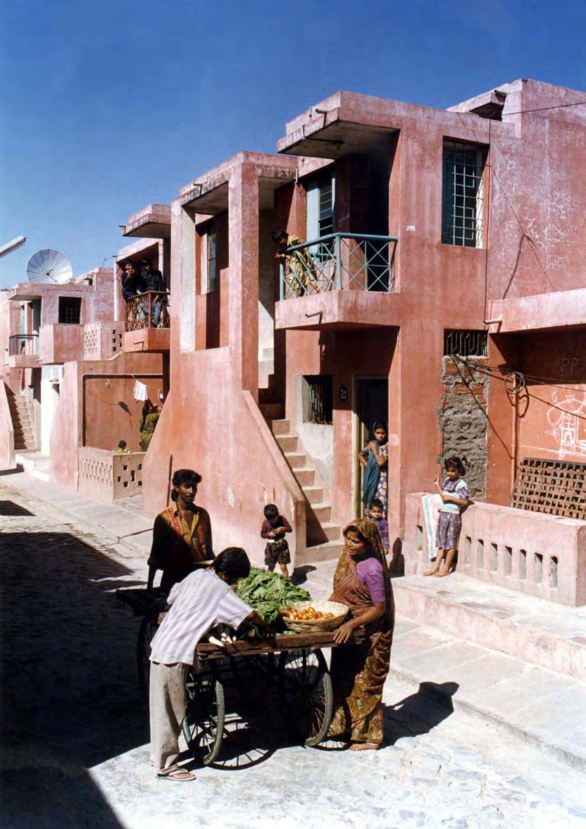 Aranya Low Cost Housing 1989 Indore, Photo by John Paniker Aranya Low Cost Housing and the relation between streets