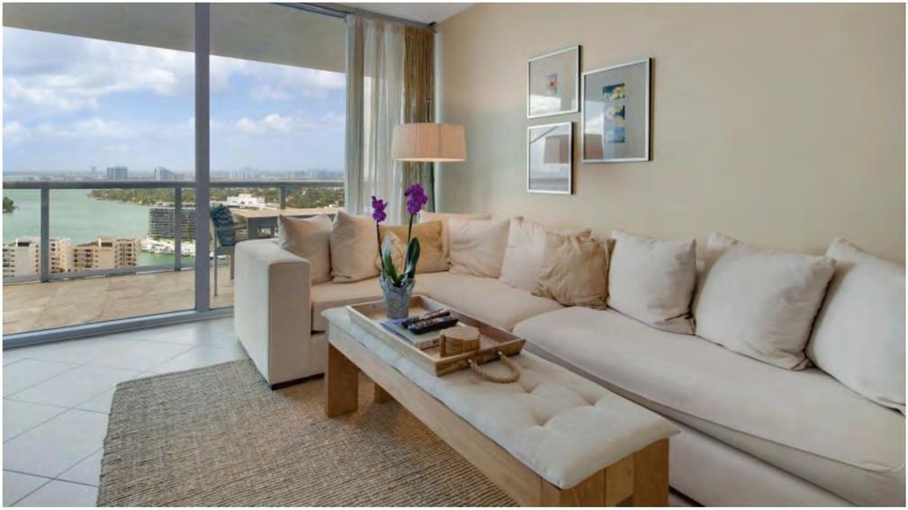 MIAMI BEACH HIGH RETURN INVESTMENT ' MIAMI BEACH Beautifully high floor, one bedroom unit at Carillon South Tower with bay and downtown views.