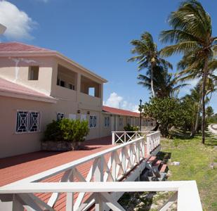 LORD NELSON Lord Nelson is located in Dutchmen s Bay, and provides an ocean view with beachfront living. All rooms have twin beds. There is a laundry room on the premises.