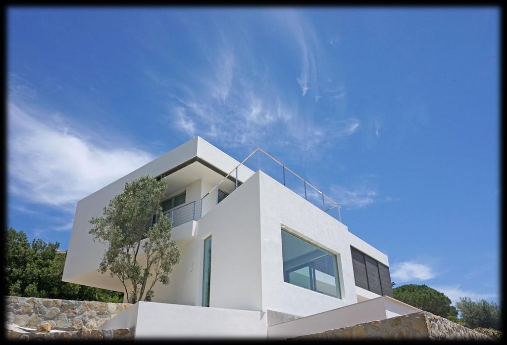 Villa in quiet residential area at the Costa de la Luz, 650m², on 3.