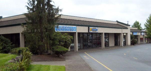 00-22.00 FS 400 Warren Avenue 1,270-18,383 useable SF available. Easy access to Highway 303.