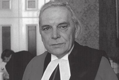judge book bembo 22/4/05 11:49 am Page 476 TEMPLE, Ernest Sanderson MBE., QC (His Honour Sir Sanderson Temple MBE., QC) Born 23 May 1921 Westmorland. Died 7August 1999 aged 78.