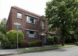 RECENT SALES COMPARABLES PROPERTY LOCATION Schuyler Court 1805 NE 8th Ave Portland, OR 97212 YEAR PRICE / PRICE / BUILT # UNITS UNIT MIX / COMMENTS PRICE UNIT SF SOLD PHOTO 1940 6 6