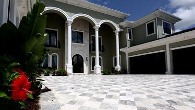 Proximity to Disney helps Kissimmee become 'vacationhome capital' Vacation homes built like mansions trending in Kissimmee Caitlin Dineen, Orlando Sentinel 6:21 pm, July 19, 2015 If DT Minich's