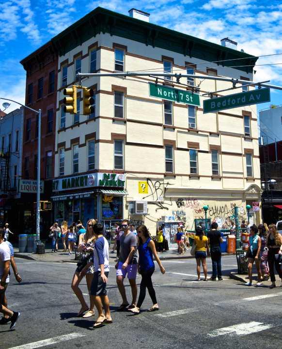 NORTH BROOKLYN MARKETING REPORT Q1 2016 5 BUSHWICK Like its western neighbor, Williamsburg, Bushwick is an area that is primed for new office conversion projects as well as residential development.