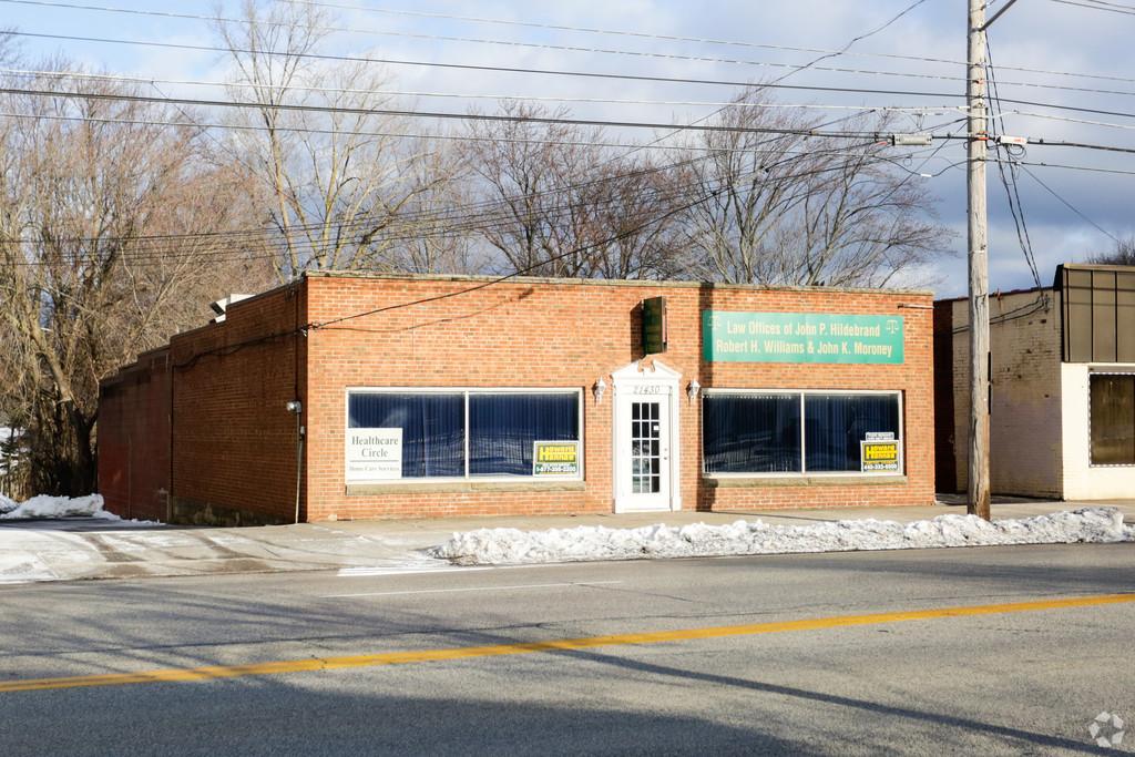 Property Summary Report 8 21430 Lorain Rd Cleveland, OH 44126 - West Submarket BUILDING Type: Class C Office Tenancy: Multiple Year Built: 1948 RBA: 5,400 SF Floors: 2 Typical Floor: 2,700 SF