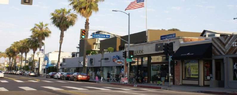 Easy commute to LAX, Downtown LA and Beverly Hills and all that West LA has to offer!