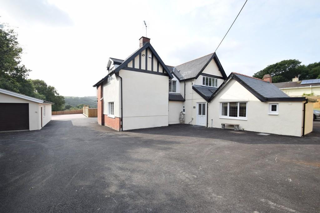 CAE BRYN HOUSE, PENYBRYN TERRACE, BRYNMENYN, BRIDGEND, CF32 9HU 469,950 A BEAUTIFULLY APPOINTED, REFURBISHED 5 BEDROOM DETACHED PROPERTY WITHIN SIZEABLE GROUNDS. Cardiff City Centre 32.