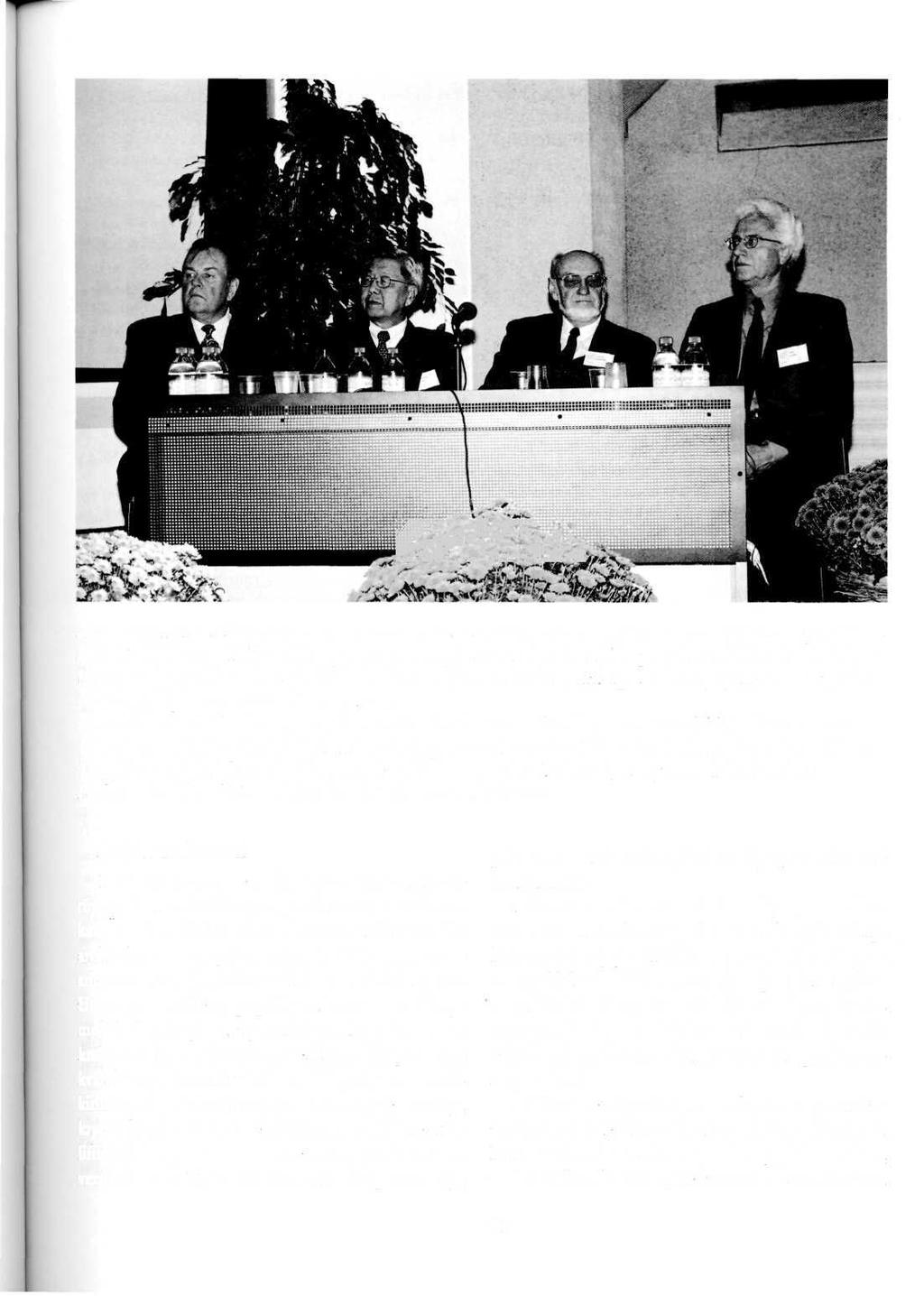 WJĆ**^> 20 pav. XXXIX Pasaulinio Tarptautinės kraštovaizdžio architektų sąjungos (IFLA) kongreso Vilniaus sesija 2002 m. spalio 12 d.