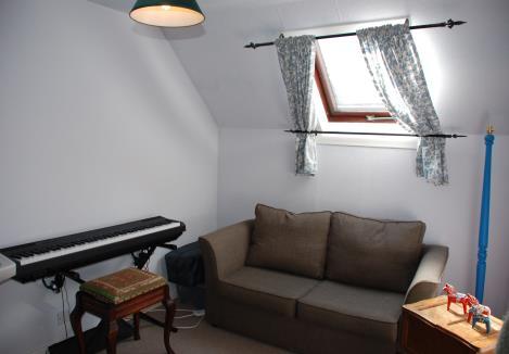 radiator; 1DPP;  Bedroom 4: 15 x 9 4 Skylight window