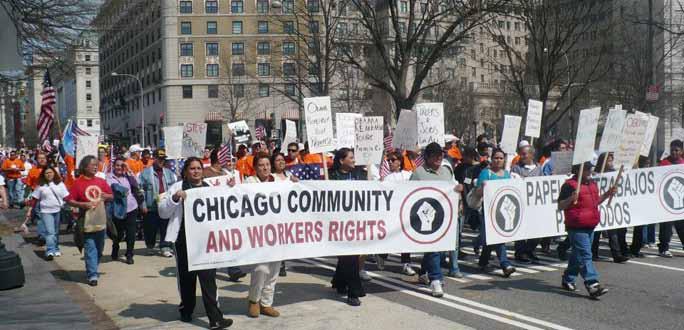 LAWNDALE Bilingual News -Thursday, April 20, 2017-Page 3 Grupos Comunitarios Piden Paro Laboral el Día de Mayo Por: Ashmar Mandou El lunes por la mañana, miembros de Chicago Community & Workers