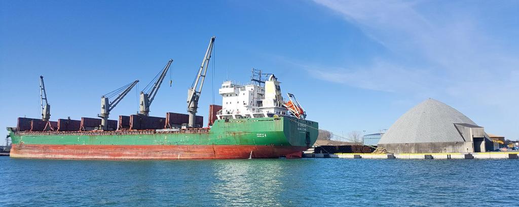 SOUTHEAST OSHAWA Port of Oshawa In 2016 the Port handled 372,301 tonnes of cargo.