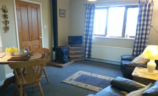 oven and gas hob, fridge WINDER GHYLL A single storey two bedroom cottage sleeping four providing well proportioned accommodation and enjoying lovely
