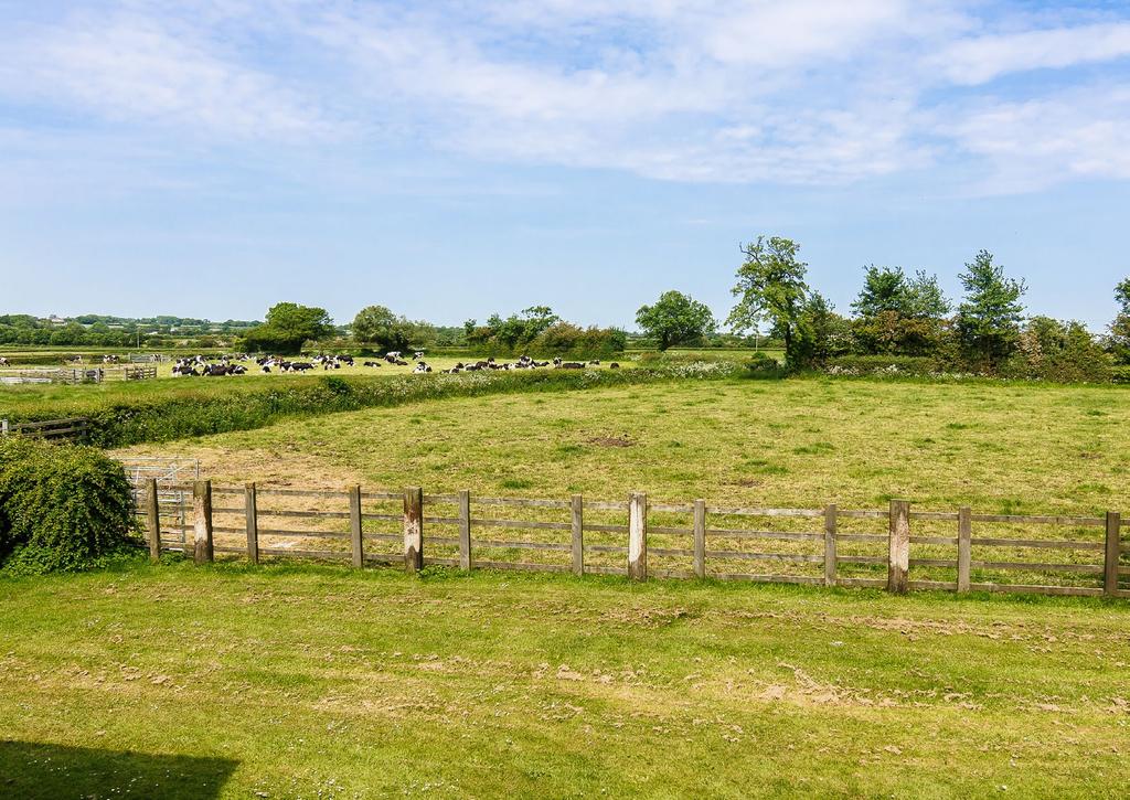 On behalf of Mr J P Spratt ANGERS FARM Earthcott Green, Alveston, South Gloucestershire, BS35 3TD A productive and well maintained ring fenced Livestock Farm in a well served location M4/M5