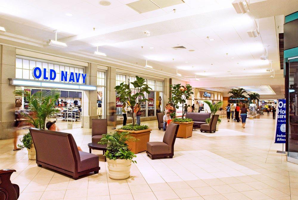 PROJECT OVERVIEW Battlefield Mall is Southwest Missouri s premier shopping destination.