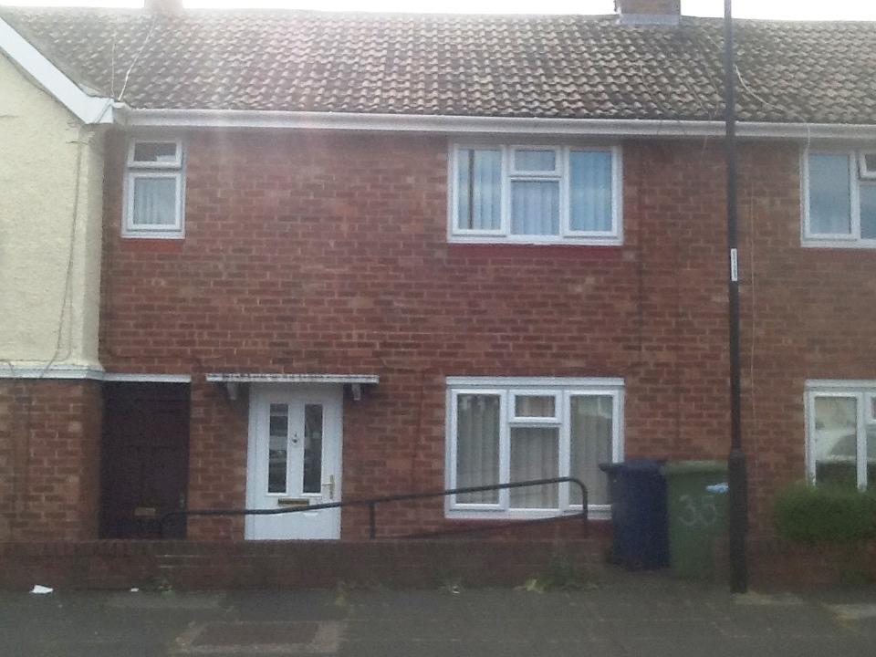 Gardiner Road Grindon Available for affordable rent Rent 90.86 Water charge 7.20 Total per week 98.06 This Mid Terraced House comprises two bedrooms, lounge, kitchen and combined bathroom WC.