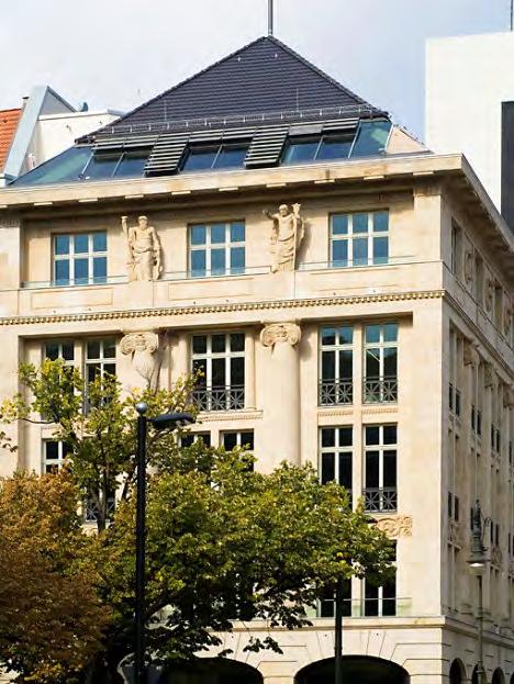 Palazzo Italia is situated in the centre of town, not far from the Brandenburg Gate, at Unter den Linden 10, on the corner of Charlottenstrasse This historic building, always much beloved by the