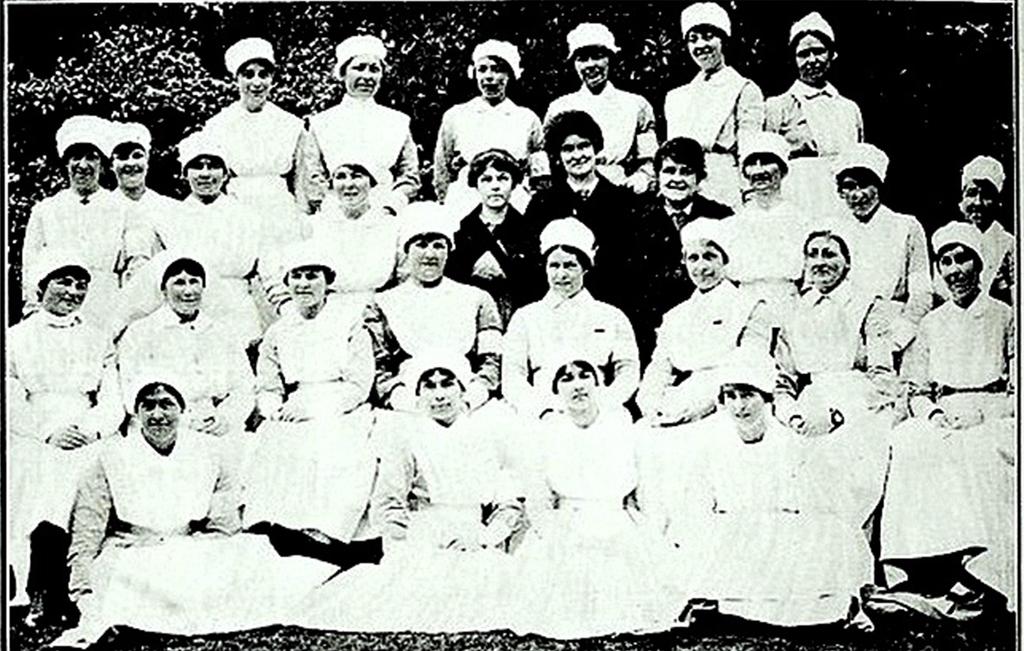 Screen Wall 911 Miss Wilmet Annie Bennett (circled) (known as Bob in her family) was a volunteer nurse with the VAD working at the No 2 NZ General Hospital, Mount Felix, Walton-on-Thames.
