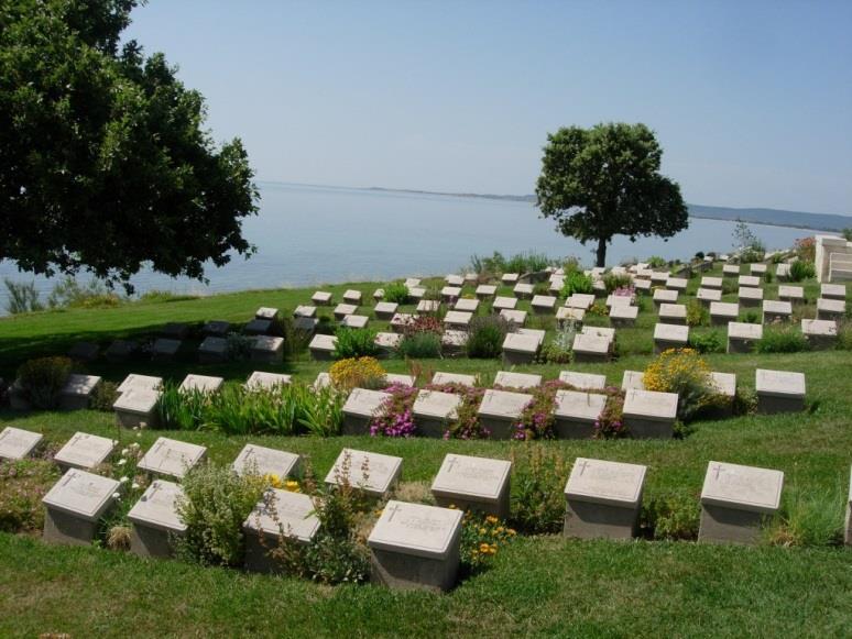 At Embarkation Pier Cemetery there are 944 servicemen buried or commemorated, with Special Memorials for 262 casualties known or believed to be there and with 662 unidentified.