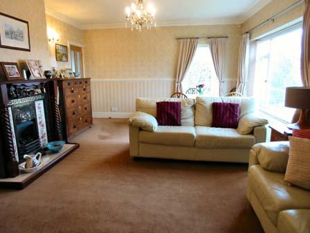 ACCOMMODATION Ground Floor: Entrance Vestibule: Inner Hall: Dining Lounge: UPVC double glazed external door and side window. Single panelled radiator and coving to ceiling.