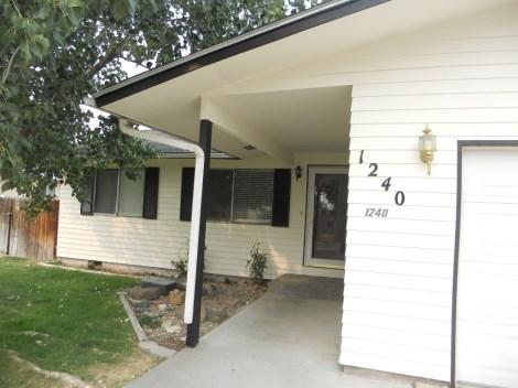 Call today for a tour of this one of a kind property. 1395 Rosewood $147,000 3 beds 2 baths 1,454 sq. ft. Clean home on a corner lot with a split floor plan. Kitchen has stainless appliances.
