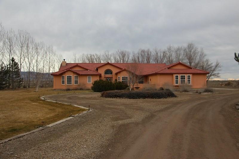 Homes With Acreage 6400 S. 18th East $599,000 3 beds 2 bath 2,448 sq. ft. MLS# 98612149 The tree-lined drive leads to this Stunning Single level home on 120 acres!