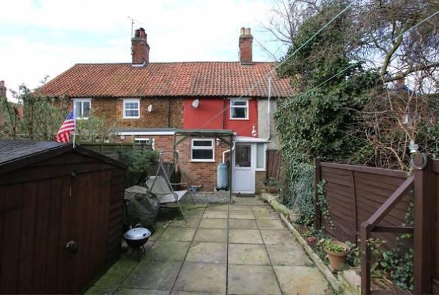 A 2 bedroom end terrace property situated in a popular and convenient