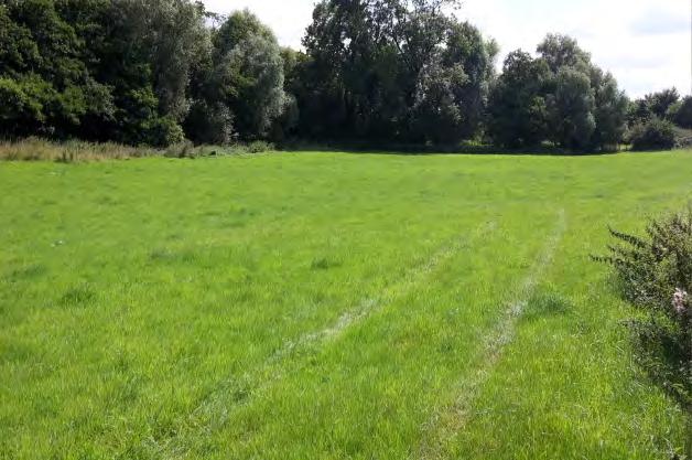 Method of Sale The land is to be sold freehold with vacant possession by public auction on 25 th October 2017 at 5pm at Bromsgrove Golf Club, Stratford Road, Bromsgrove, B60 1LD (subject to