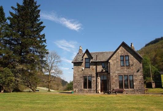 STRONAFYNE FARM, ARROCHAR, ARGYLL & BUTE, G83 7AJ Tarbet 2 miles Helensburgh 19 miles Glasgow 42 miles Attractive amenity estate situated in an accessible location within the Loch Lomond and