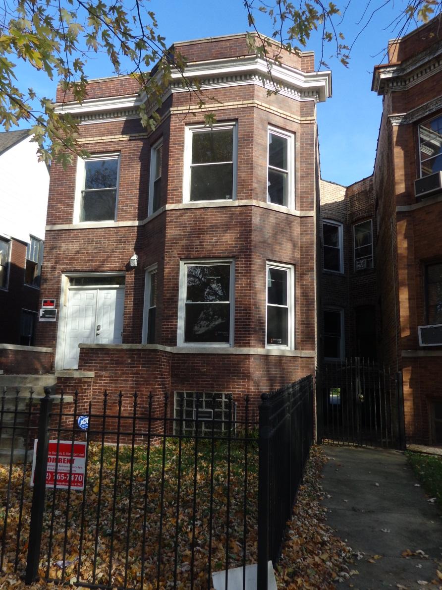South Perry Avenue Chicago, IL 60621 Property Type: 2-Flat Apartment Year Built: 1907 Square Footage: 2,648 County: Cook Bedrooms: 7 Bathrooms: 2 Market Value: $200,000 PURCHASE PRICE FOR EBG BUYERS: