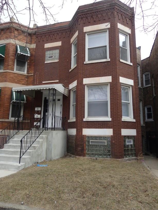South Martin Luther King Drive Chicago, IL 60637 Property Type: 2-Flat Apartment Year Built: 1908 Square Footage: 2,082 County: Cook Bedrooms: 5 Bathrooms: 2 Market Value: $170,000 PURCHASE PRICE FOR