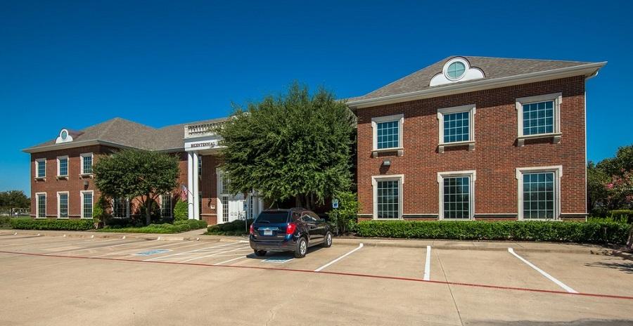 PROPERTY OVERVIEW A beautiful corporate campus situated directly on Southlake Boulevard, the main thoroughfare through the city.