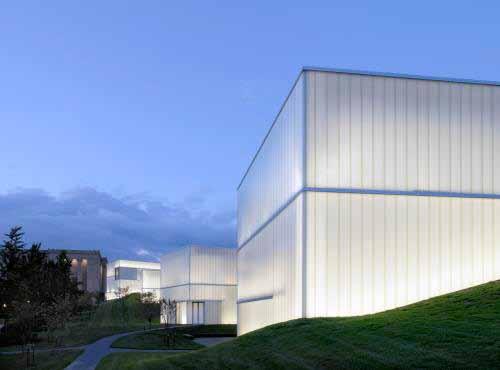 10 10 THE NELSON-ATKINS MUSEUM OF ART Location: Kansas City, Missouri Architects: Steven Holl Architects Associate