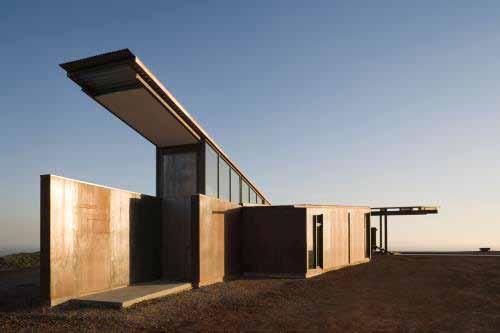 33 33 MONTECITO RESIDENCE Location: Santa Barbara, California Architects: