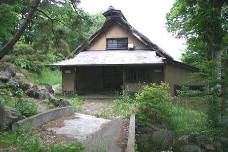 I would like to suggest that the Tanaka foundation consider restoring the delightful farmhouse at Midori-No-Mura as a fine example of traditional Japanese construction.