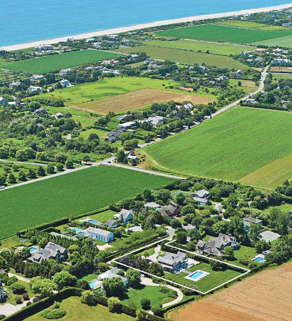 46 MASEFIELD CLOSE SAGAPONACK, NEW YORK Situated on a quiet cul-de-sac abutting 15+/- acres of reserve, the property encompasses 1.24 +/- acres of private grounds only half-a-mile from ocean beaches.