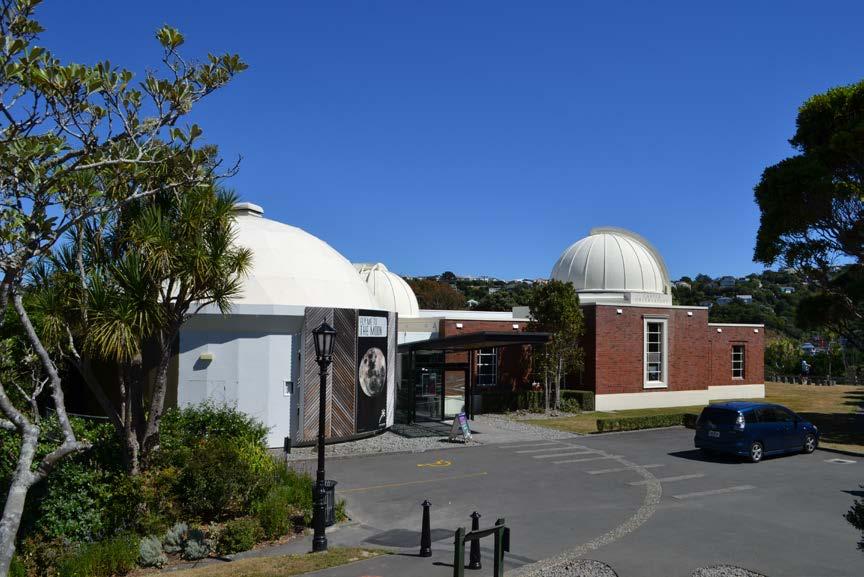 Carter Observatory 40 Salamanca Road Summary of heritage significance Image: Charles Collins, 2015 Built in 1940, the Carter Observatory is architecturally interesting in that its style offers a