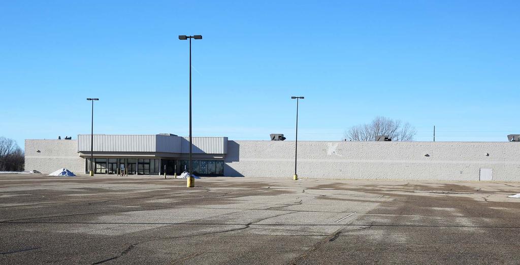 THE OFFERING Greg Dalton of CBRE s Investment Properties Net Lease group is pleased to present this formerly Kmort-occupied asset in Fairmont, MN.