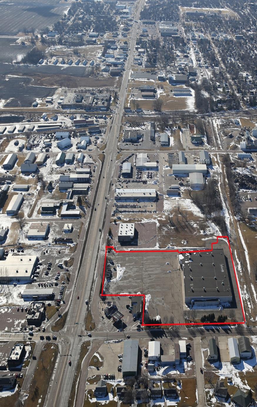INVESTMENT HIGHLIGHTS Redevelopment/reposition asset Owner, user and/or redeveloper opportunity Flexible B-3 zoning Ingress/egress to Interstate 90, a major east-west freeway route Low price psf