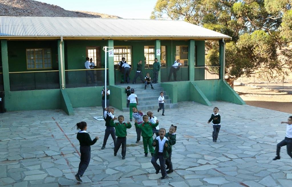 Laerskool Stephan Malherbe op Eksteenfontein is ŉ multigraadskool met 61 leerders en drie onderwysers.