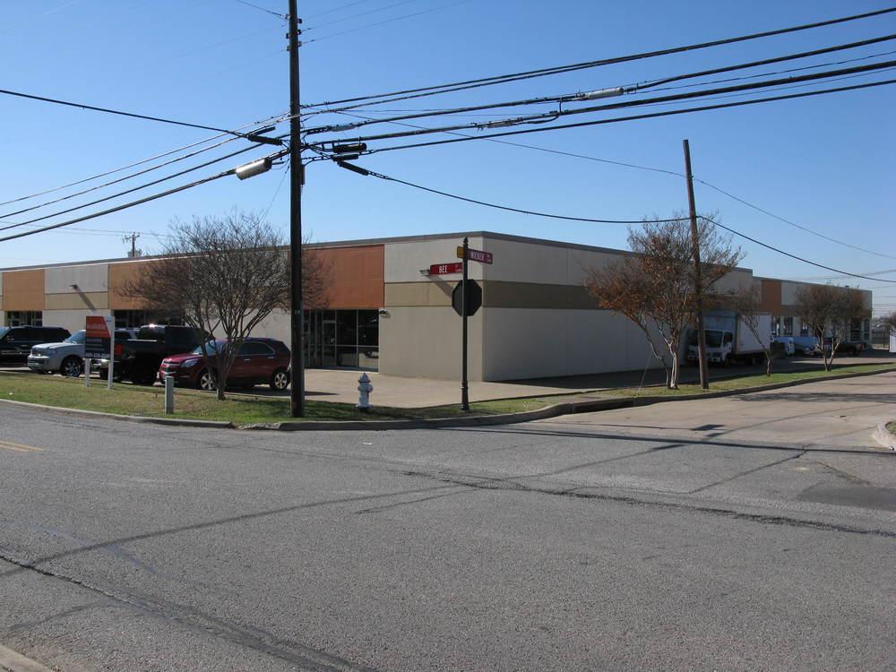 SALE OVERVIEW SALE PRICE: $3,575,000 PROPERTY DESCRIPTION 45,720 SF Industrial building for Sale LOT SIZE: BUILDING SIZE: 1.99 Acres 45,720 SF Great Opportunity for an Owner User.