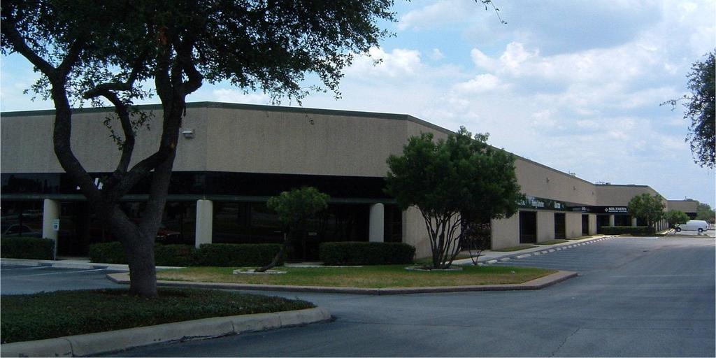 Up to 20,676 SF Available Easy Access to SA International Airport, US 281,