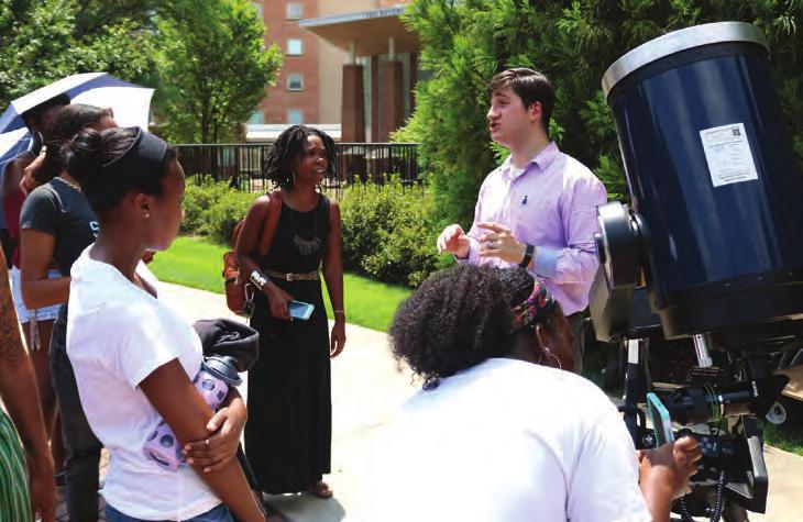 spelman SCENES STAR GAZING Approximately 300 students, faculty, and