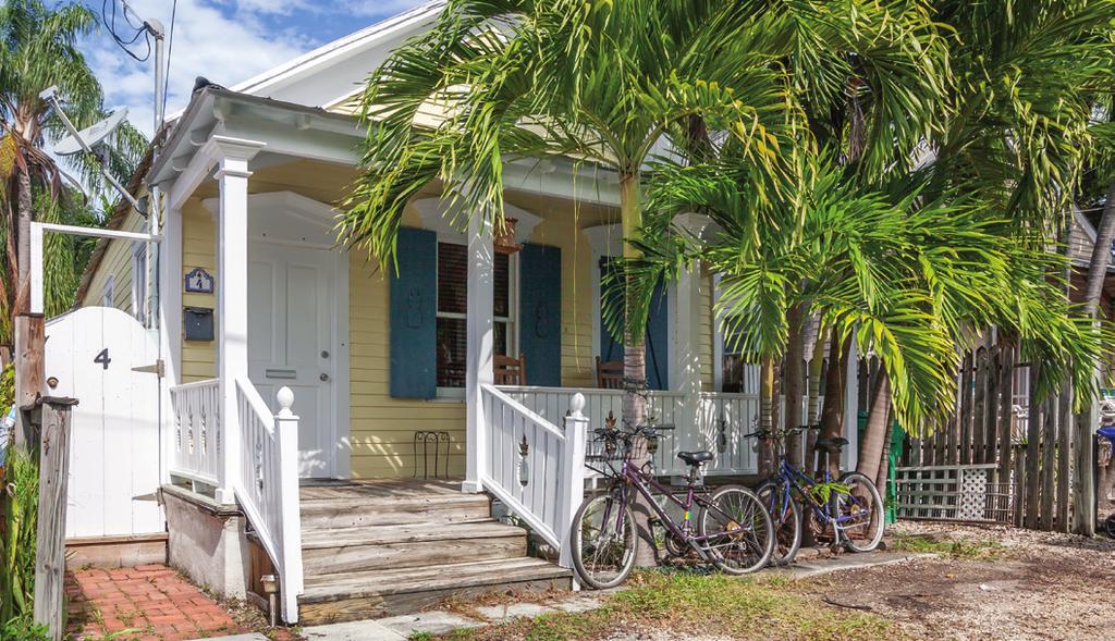 A Spacious, Historic Cottage in the Heart of Old Town by TERRY SCHMIDA KONK LIFE REAL ESTATE WRITER I t s been said that good things come in small packages.