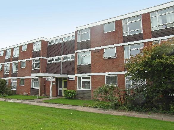 Maggs & Allen Auction I 28 th November 2017 12 The Hornbeams, Marlborough Drive, Frenchay BS16 1PW Spacious Two Bedroom Flat with Balcony 21 Spacious second floor 2 bedroom flat with balcony in need