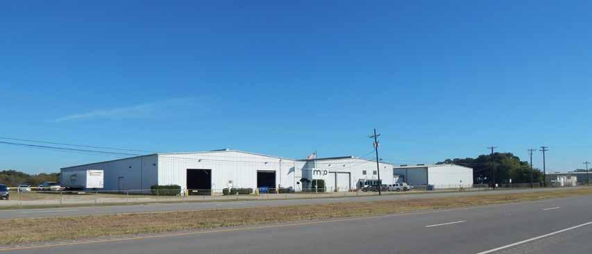 2900 Highway 31 East CORSICANA, TEXAS 75011 Property Features > Total building area: ±72,800 SF > Office area: 1,500 SF > Clear height: 24 > Loading: > Four (4) dock-high doors > Three (3) drive-in