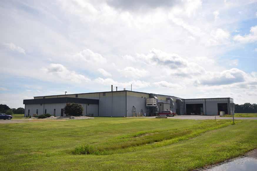 1135 North Maple Street DU QUOIN, ILLINOIS 62832 Property Features > Total building area: ±43,090 SF > Office area: 2,400 SF > Clear height: 24 > Loading: > Two (2) dock-high doors > Six (6) drive-in